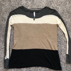Long sleeve extra lightweight sweater